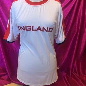 England bulldog white shirt. Flag on back. Black and red. Size L. Like new